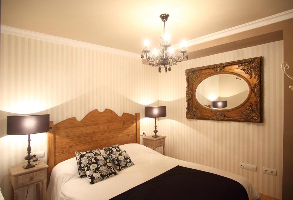 Apartamentos Alcoba De Baco Barbastro Rom bilde