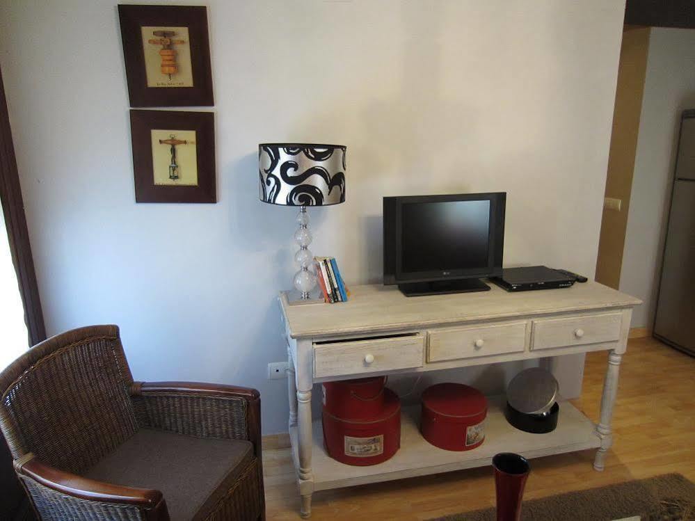 Apartamentos Alcoba De Baco Barbastro Eksteriør bilde